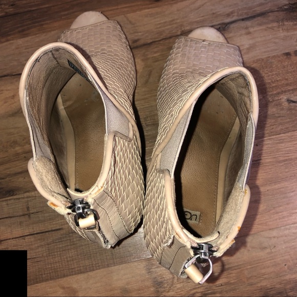 Ugg | Fawn Hamra Wedged Booties - Picture 6 of 8